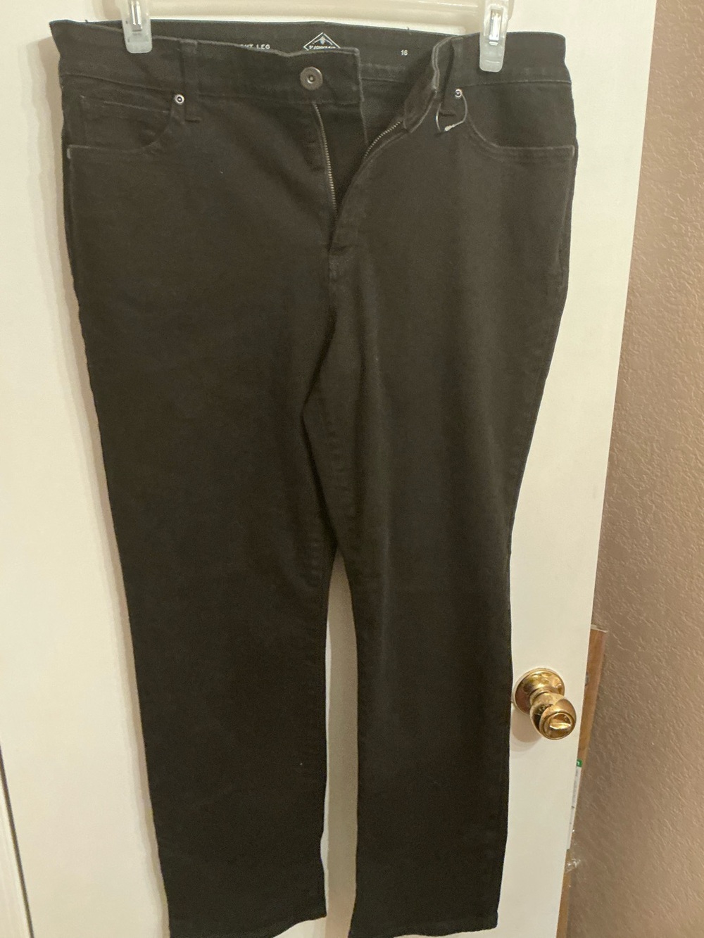 St. John's Bay Straight Leg Women's size 16 Black Denim Jeans 19”x 30”